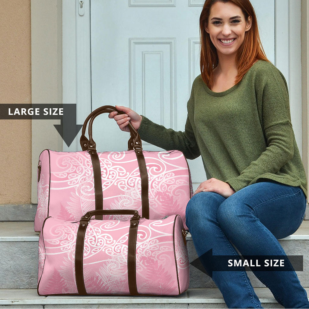 Aotearoa Maori Koru Curves Travel Bag Silver Ferns - Rose Pink