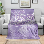 Aotearoa Maori Koru Curves Blanket Silver Ferns - Amethyst