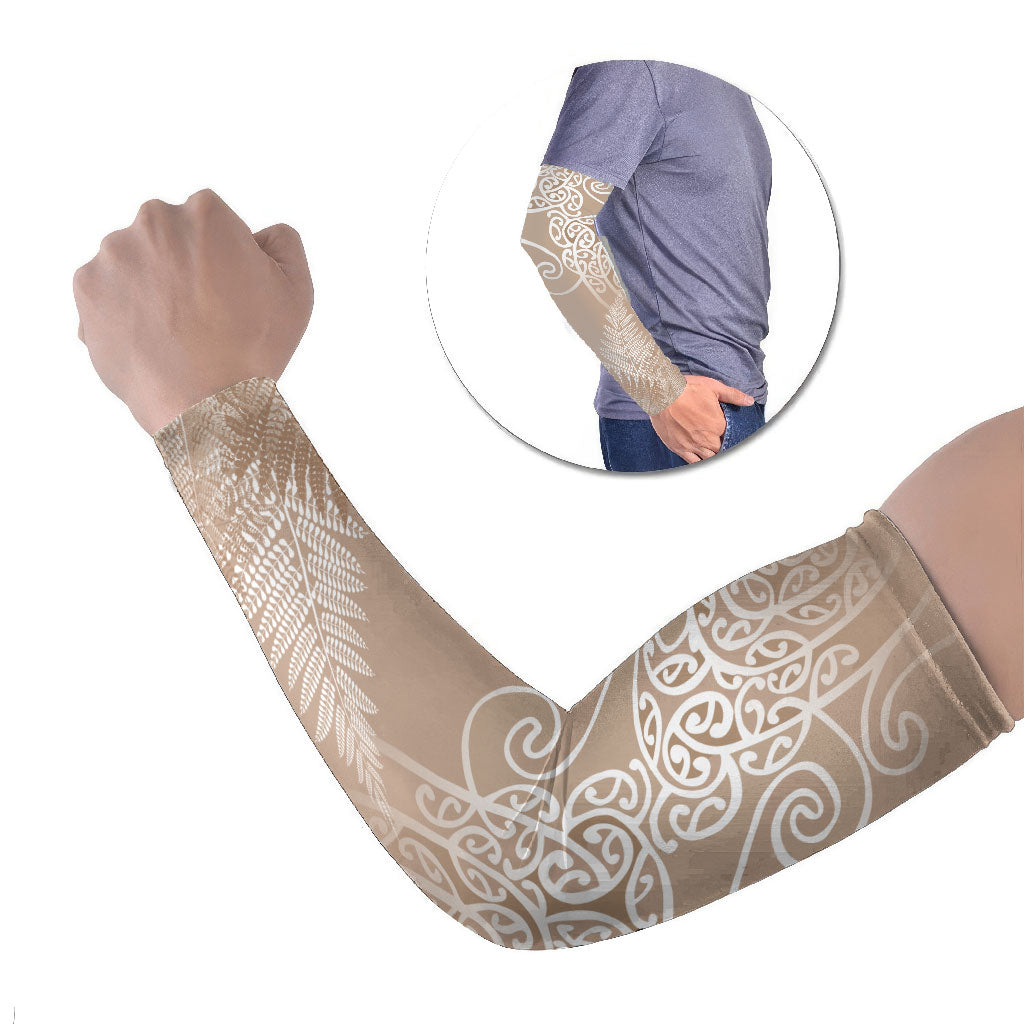 Aotearoa Maori Koru Curves Arm Sleeves Silver Ferns - Mocha