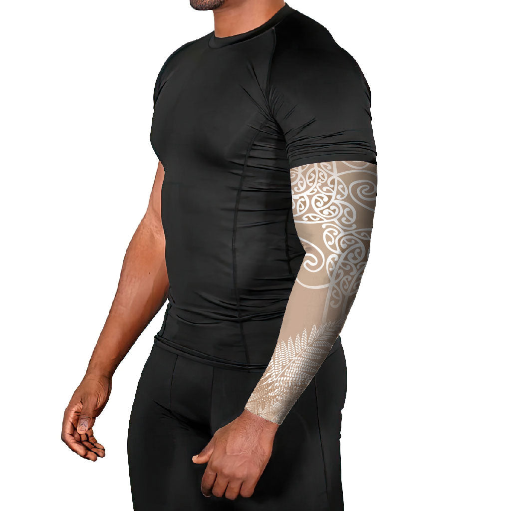 Aotearoa Maori Koru Curves Arm Sleeves Silver Ferns - Mocha