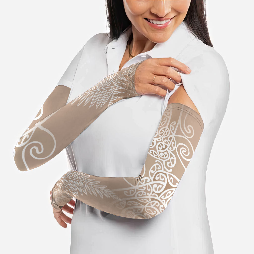Aotearoa Maori Koru Curves Arm Sleeves Silver Ferns - Mocha