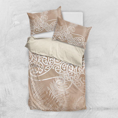Aotearoa Maori Koru Curves Bedding Set Silver Ferns - Mocha