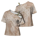 Aotearoa Maori Koru Curves Cross Shoulder Shirt Silver Ferns - Mocha