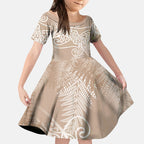 Aotearoa Maori Koru Curves Kid Short Sleeve Dress Silver Ferns - Mocha