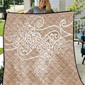 Aotearoa Maori Koru Curves Quilt Silver Ferns - Mocha