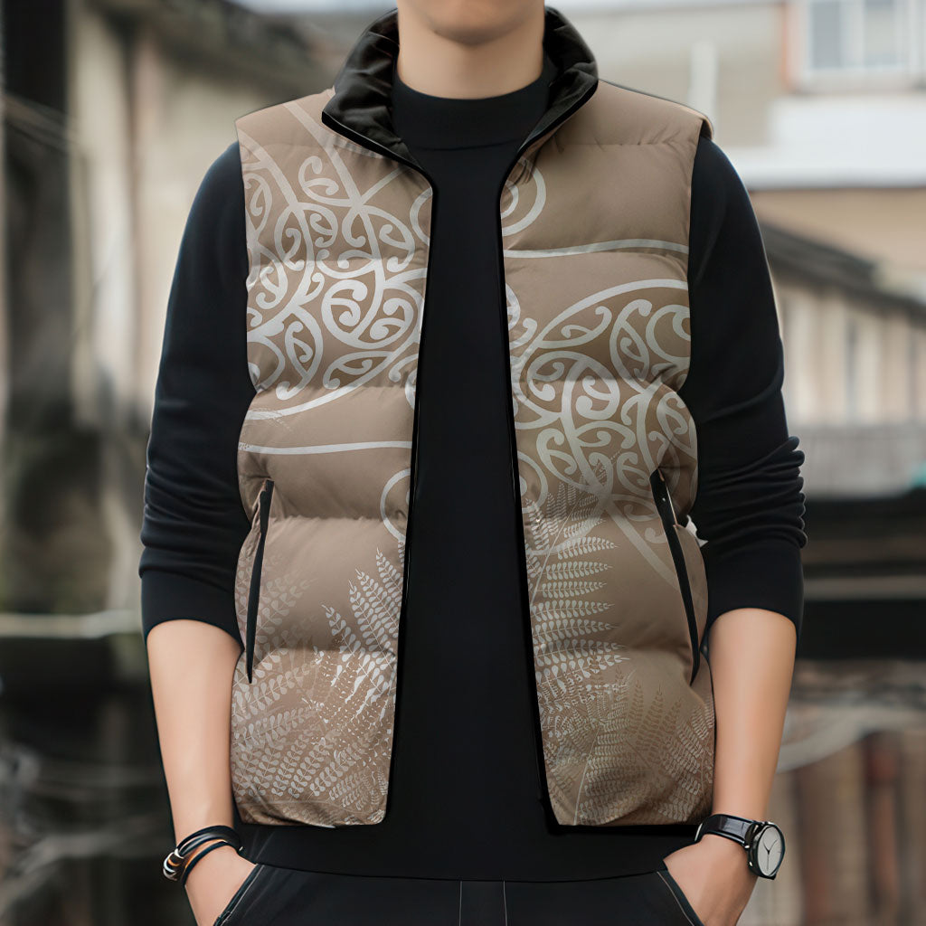 Aotearoa Maori Koru Curves Sleeveless Puffer Jacket Silver Ferns - Mocha