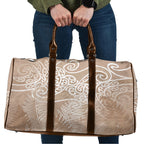 Aotearoa Maori Koru Curves Travel Bag Silver Ferns - Mocha