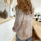 Aotearoa Maori Koru Curves Women Casual Shirt Silver Ferns - Mocha