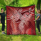 Aotearoa Maori Koru Curves Quilt Silver Ferns - Crimson Red
