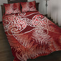 Aotearoa Maori Koru Curves Quilt Bed Set Silver Ferns - Crimson Red