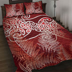 Aotearoa Maori Koru Curves Quilt Bed Set Silver Ferns - Crimson Red