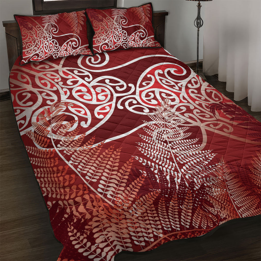 Aotearoa Maori Koru Curves Quilt Bed Set Silver Ferns - Crimson Red