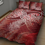 Aotearoa Maori Koru Curves Quilt Bed Set Silver Ferns - Crimson Red