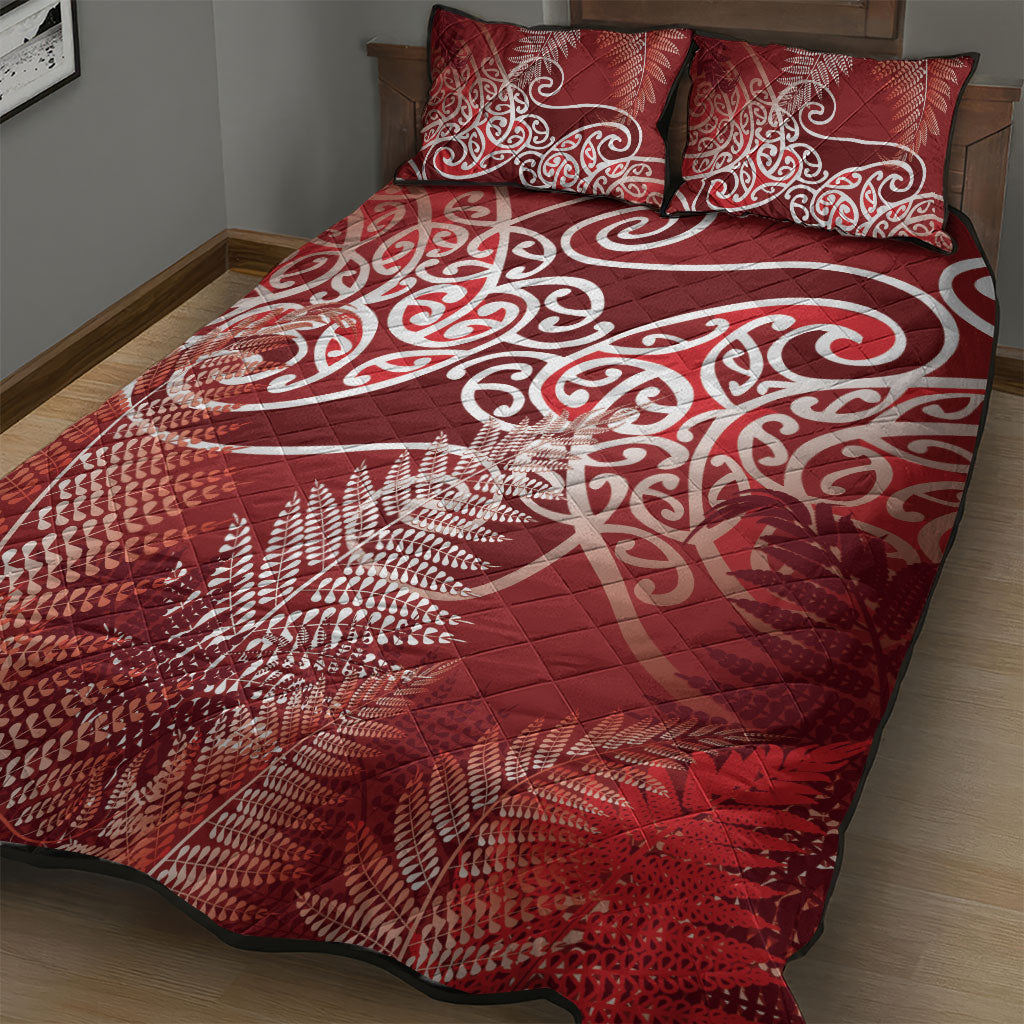Aotearoa Maori Koru Curves Quilt Bed Set Silver Ferns - Crimson Red
