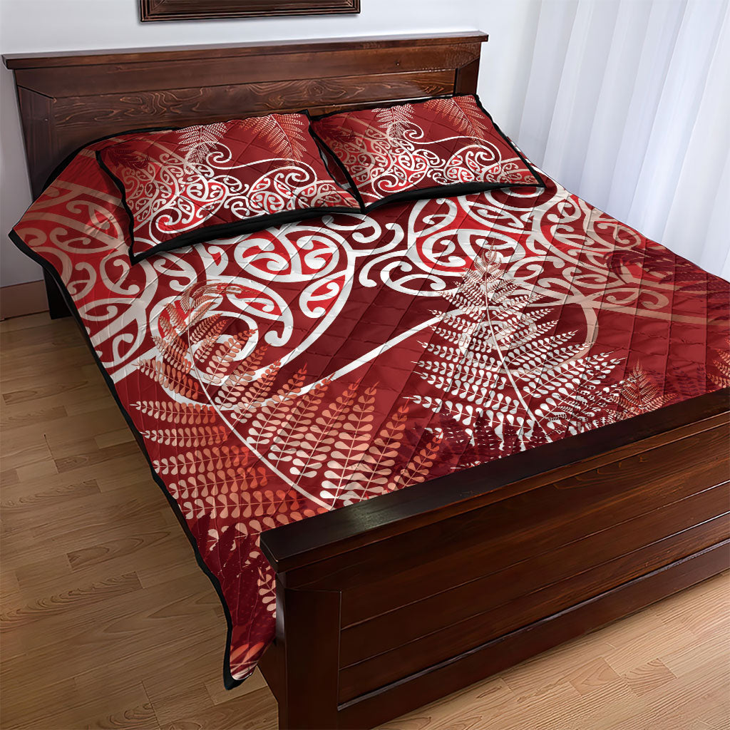 Aotearoa Maori Koru Curves Quilt Bed Set Silver Ferns - Crimson Red