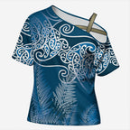 Aotearoa Maori Koru Curves Cross Shoulder Shirt Silver Ferns - Navy Blue