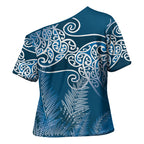 Aotearoa Maori Koru Curves Cross Shoulder Shirt Silver Ferns - Navy Blue