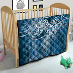Aotearoa Maori Koru Curves Quilt Silver Ferns - Navy Blue