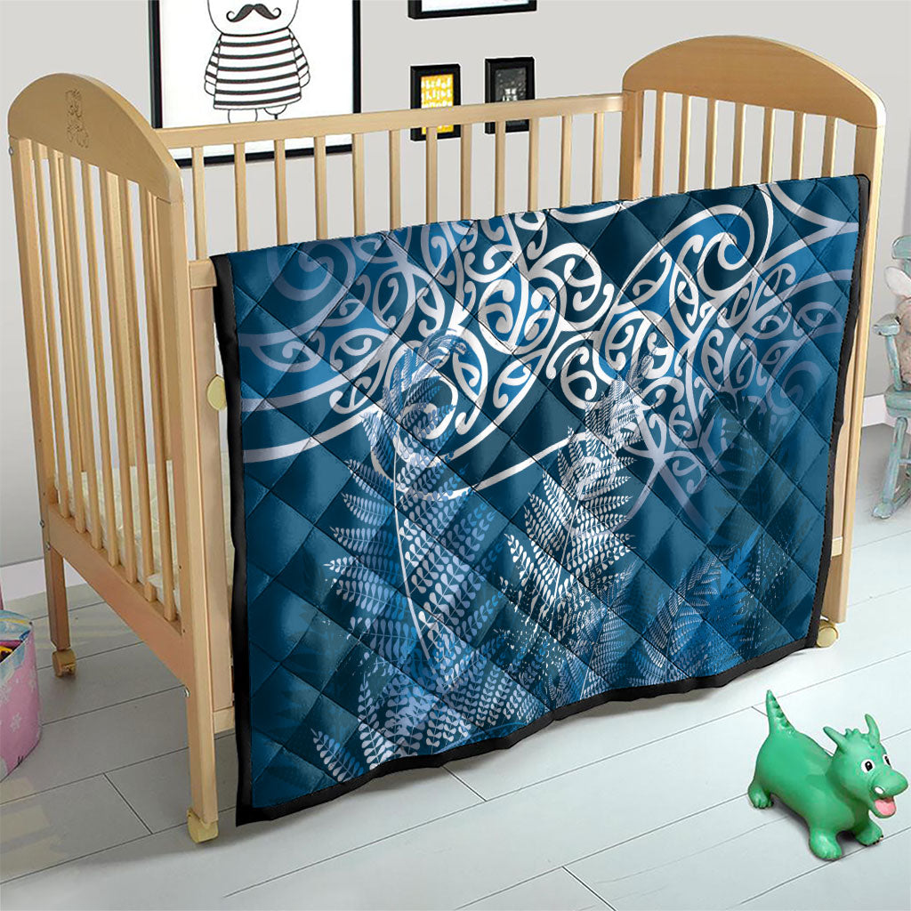 Aotearoa Maori Koru Curves Quilt Silver Ferns - Navy Blue