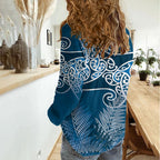 Aotearoa Maori Koru Curves Women Casual Shirt Silver Ferns - Navy Blue