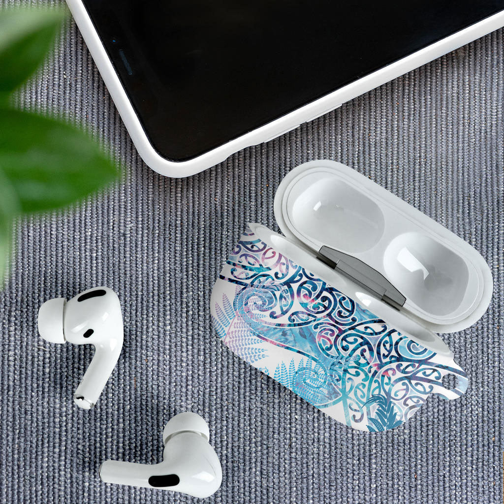 Aotearoa Maori Koru Curves AirPods Case Aqua Paua Shell