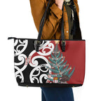 New Zealand Silver Fern Christmas Tree Leather Tote Bag Meri Kirihimete - Aussie Hoodie