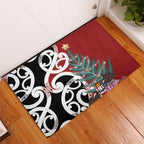 New Zealand Silver Fern Christmas Tree Rubber Doormat Meri Kirihimete - Aussie Hoodie