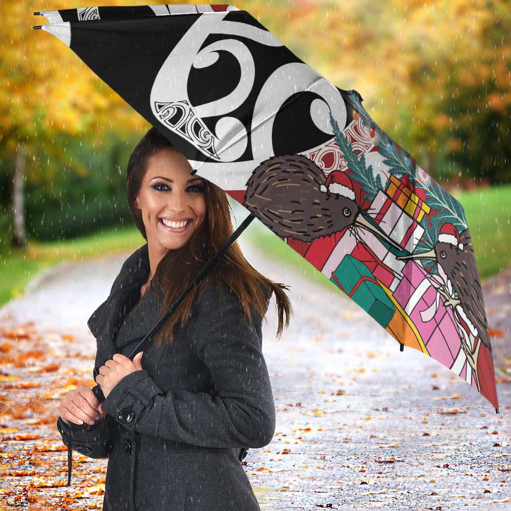 New Zealand Silver Fern Christmas Tree Umbrella Meri Kirihimete - Aussie Hoodie