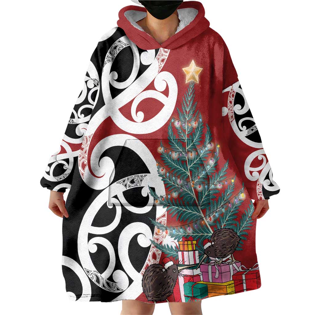 New Zealand Silver Fern Christmas Tree Wearable Blanket Hoodie Meri Kirihimete - Aussie Hoodie