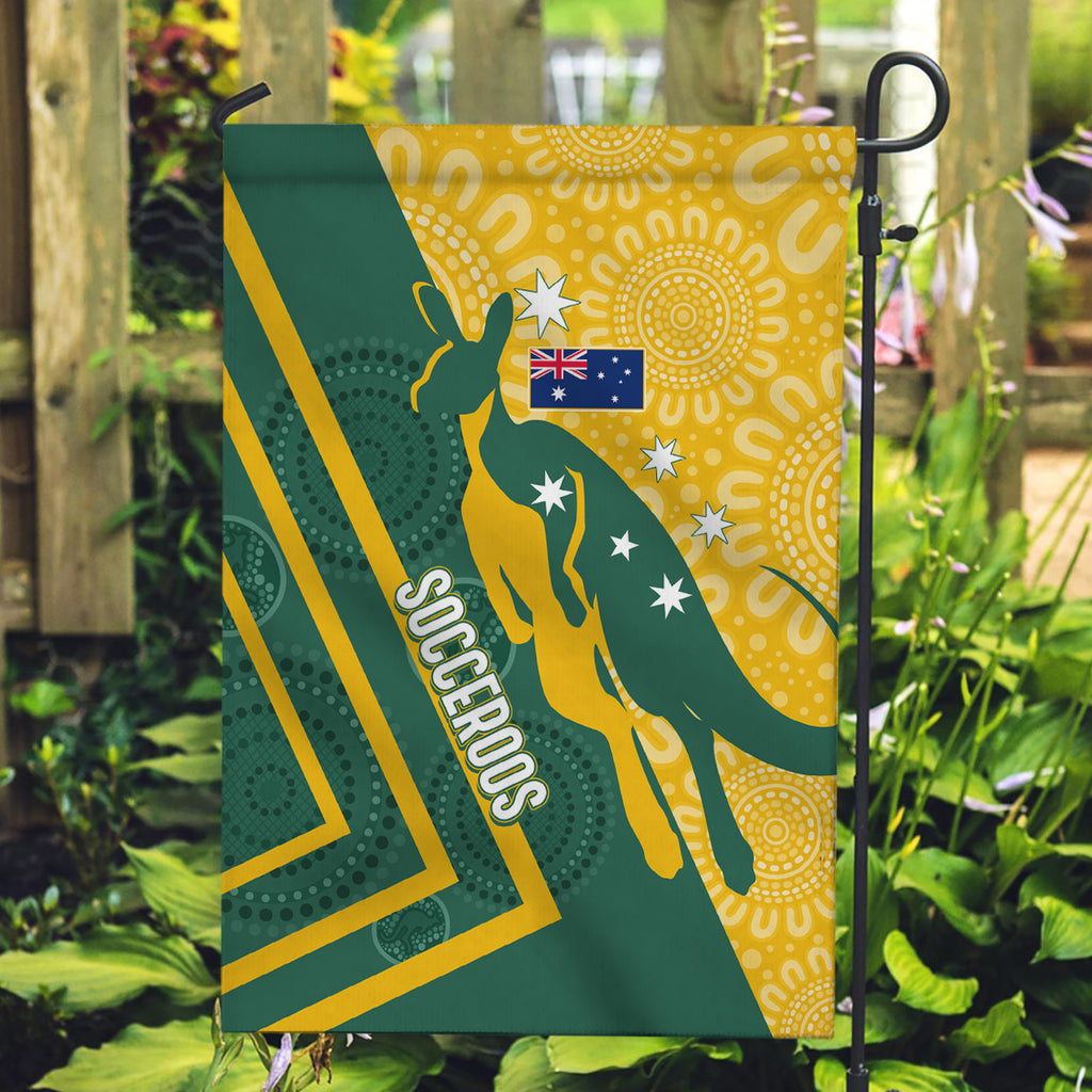 personalised-australia-socceroos-indigenous-garden-flag-green-gold
