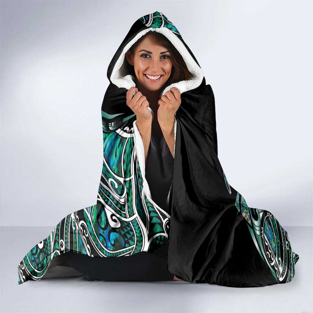 Maori Matariki - Manaia Hooded Blanket Emerald Paua Shell