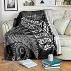 Aotearoa Personalized Lawn Bowls Maori Blanket New Zealand Black Tribal Silver Fern - Aussie Hoodie