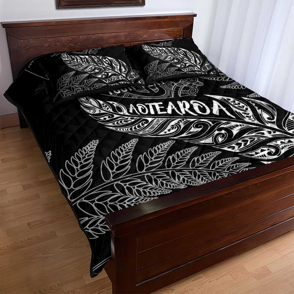 Aotearoa Personalized Lawn Bowls Maori Quilt Bed Set New Zealand Black Tribal Silver Fern - Aussie Hoodie