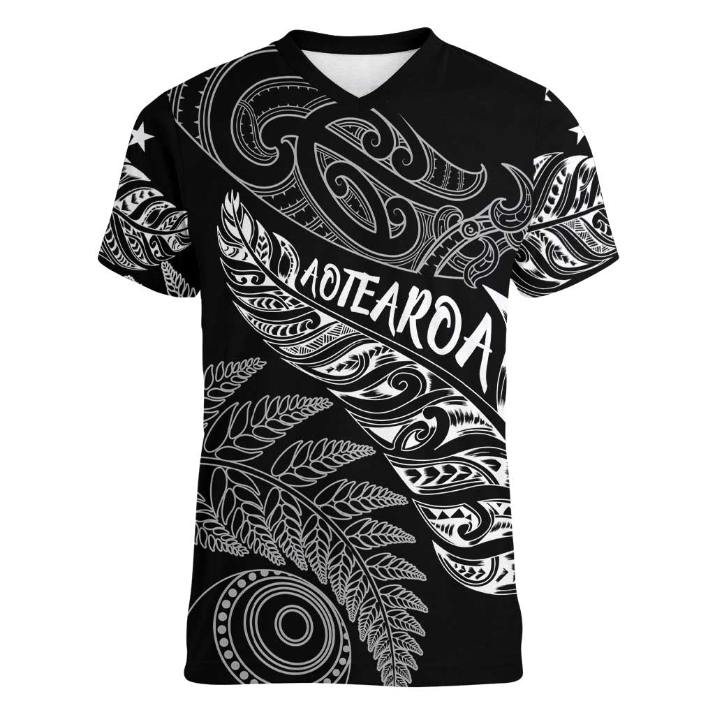 Aotearoa Personalized Lawn Bowls Maori Women V-Neck T-Shirt New Zealand Black Tribal Silver Fern - Aussie Hoodie