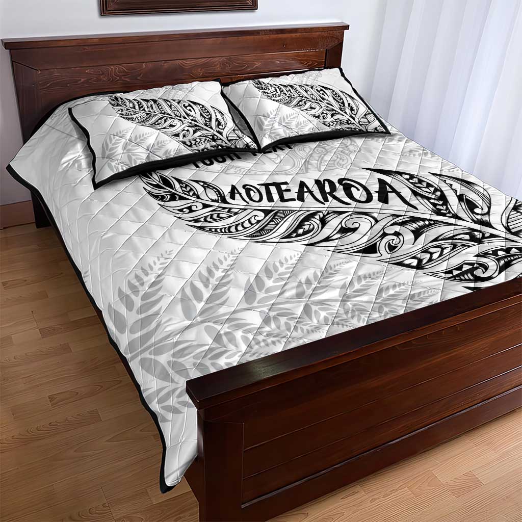 Aotearoa Personalized Lawn Bowls Maori Quilt Bed Set New Zealand White Tribal Silver Fern - Aussie Hoodie