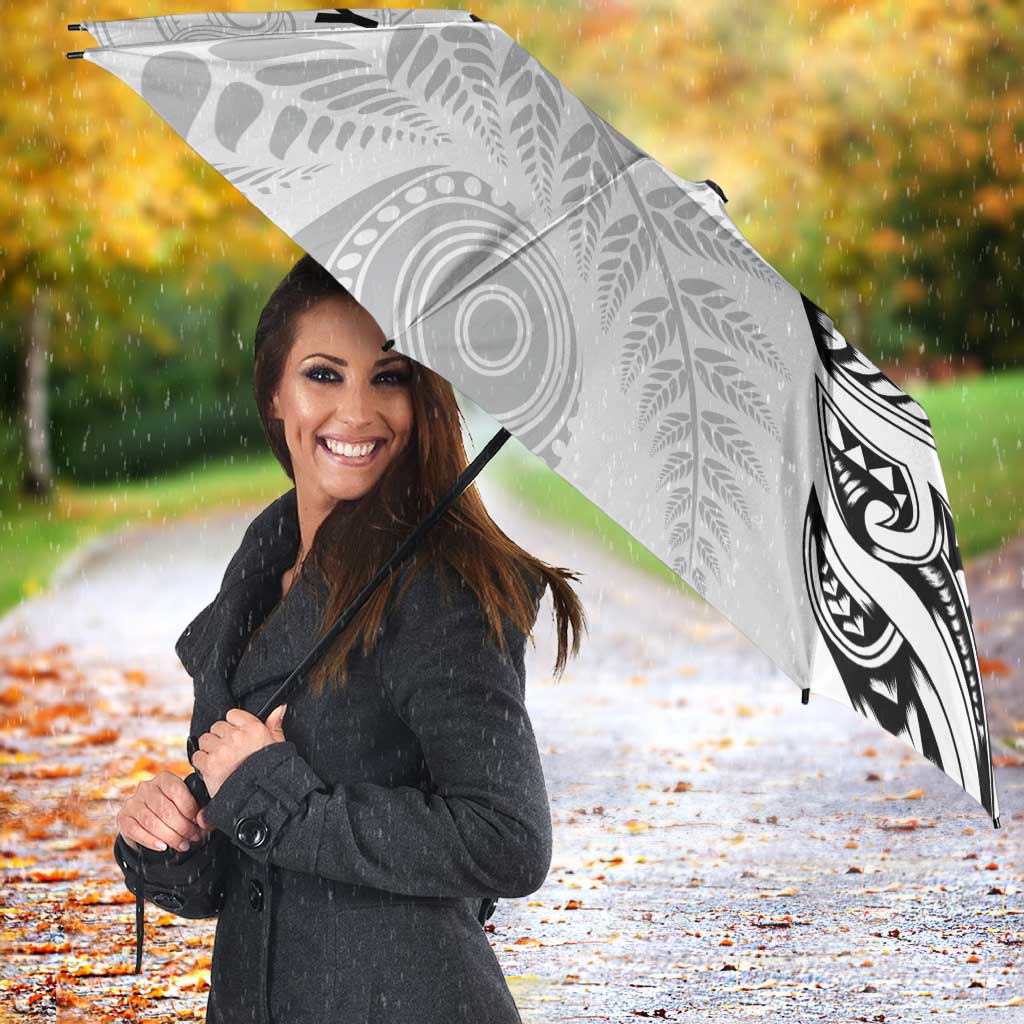 Aotearoa Personalized Lawn Bowls Maori Umbrella New Zealand White Tribal Silver Fern - Aussie Hoodie