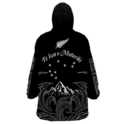 new-zealand-wearable-blanket-hoodie-maori-te-iwa-o-matariki