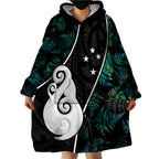 peronsalised-new-zealand-wearable-blanket-hoodie-paua-shell-maori-manaia-with-silver-ferns