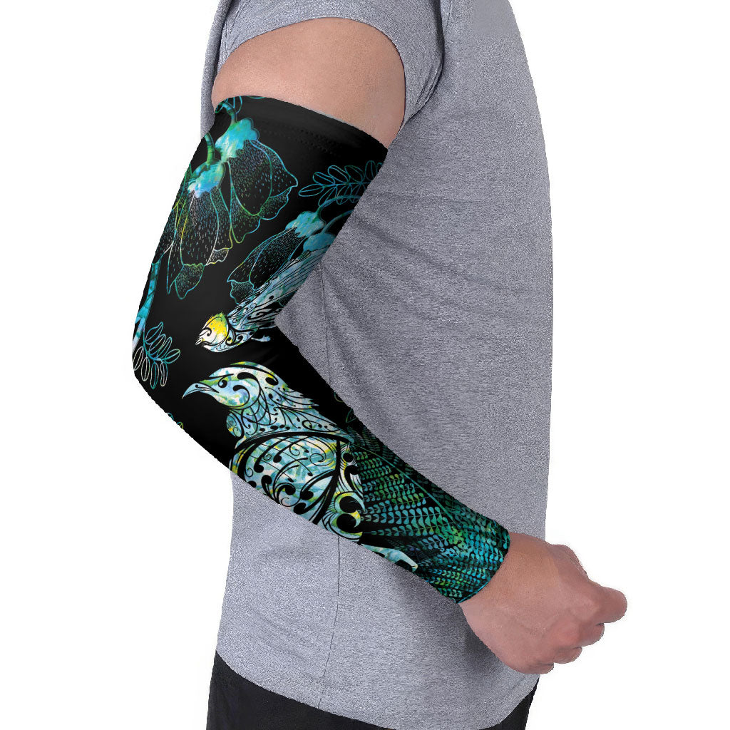 Aotearoa Maori Mahuru Arm Sleeves Spring Time - Paua Shell Green
