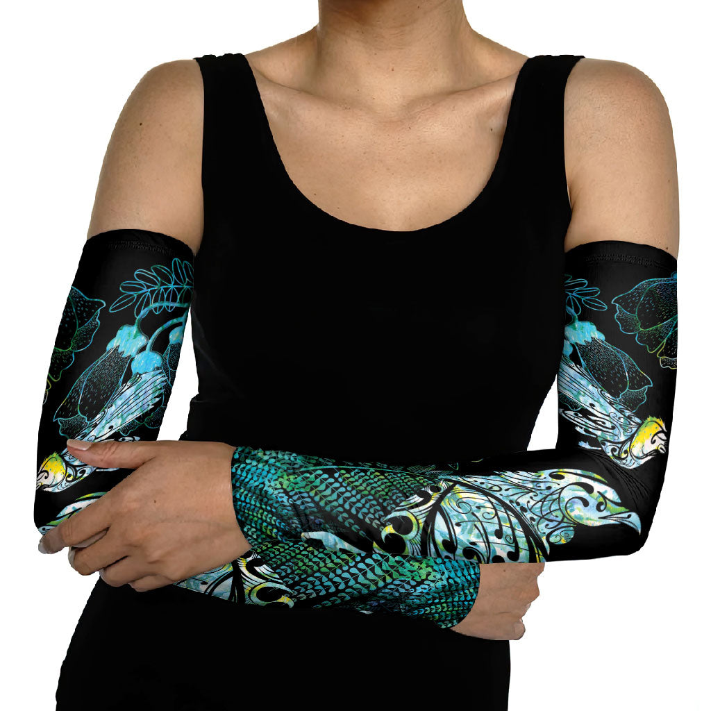 Aotearoa Maori Mahuru Arm Sleeves Spring Time - Paua Shell Green
