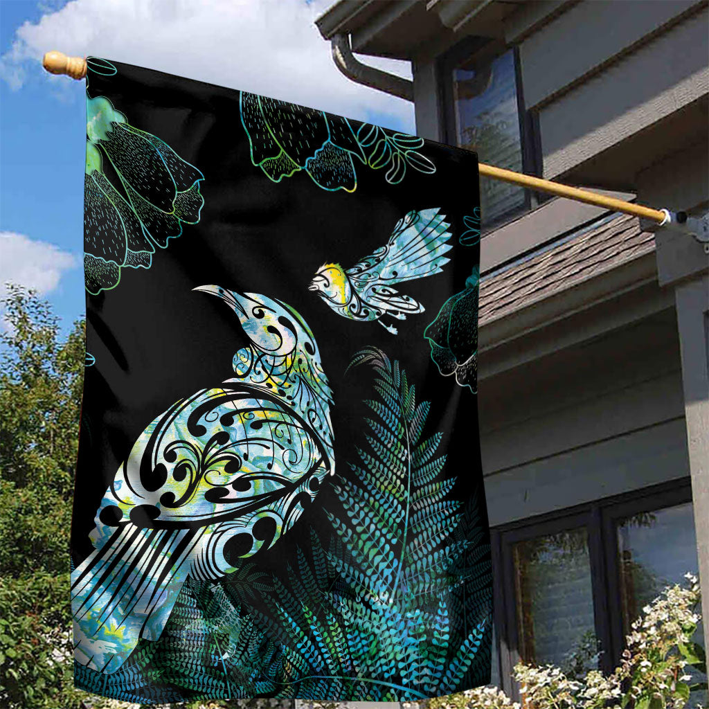 Aotearoa Maori Mahuru Garden Flag Spring Time - Paua Shell Green