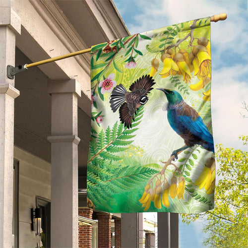 New Zealand Maori Mahuru Garden Flag Tui With Pikawakawa Spring Colors