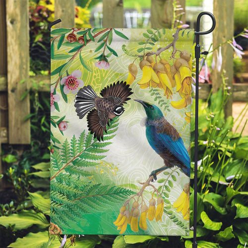 New Zealand Maori Mahuru Garden Flag Tui With Pikawakawa Spring Colors