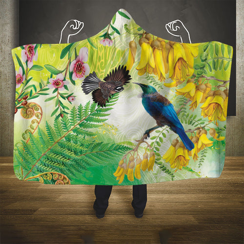 New Zealand Maori Mahuru Hooded Blanket Tui With Pikawakawa Spring Colors