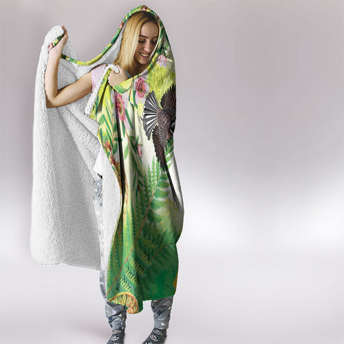 New Zealand Maori Mahuru Hooded Blanket Tui With Pikawakawa Spring Colors