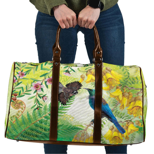 New Zealand Maori Mahuru Travel Bag Tui With Pikawakawa Spring Colors