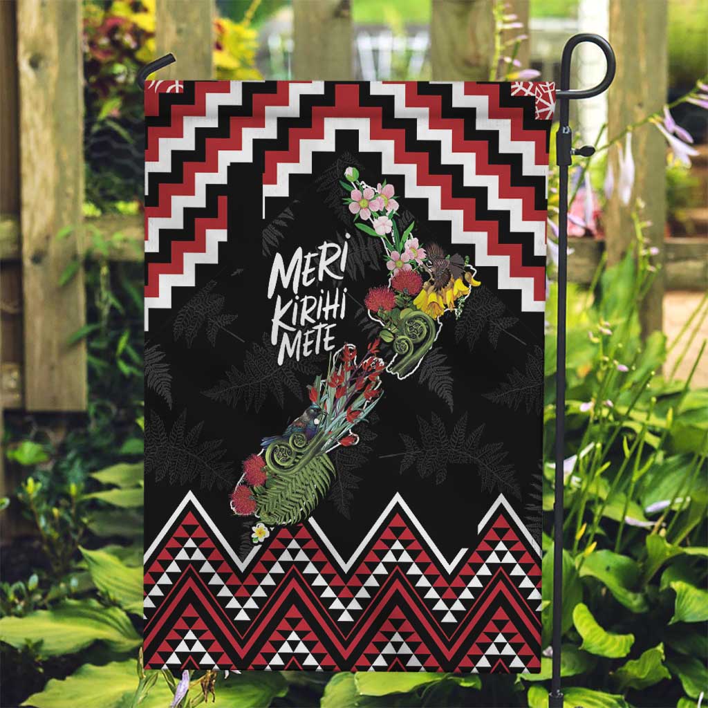 New Zealand Christmas Taniko Poutama Garden Flag Flora Map with Birds - Aussie Hoodie