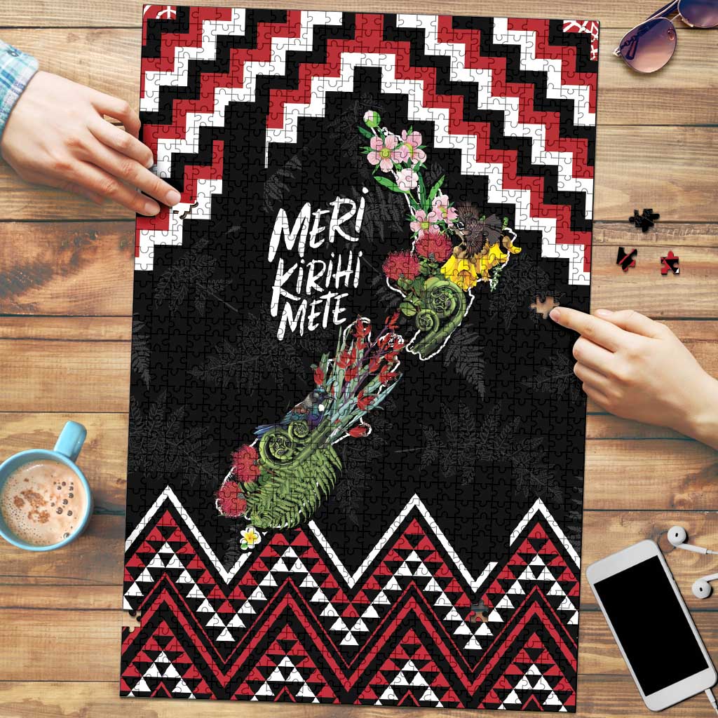 New Zealand Christmas Taniko Poutama Puzzle Flora Map with Birds - Aussie Hoodie