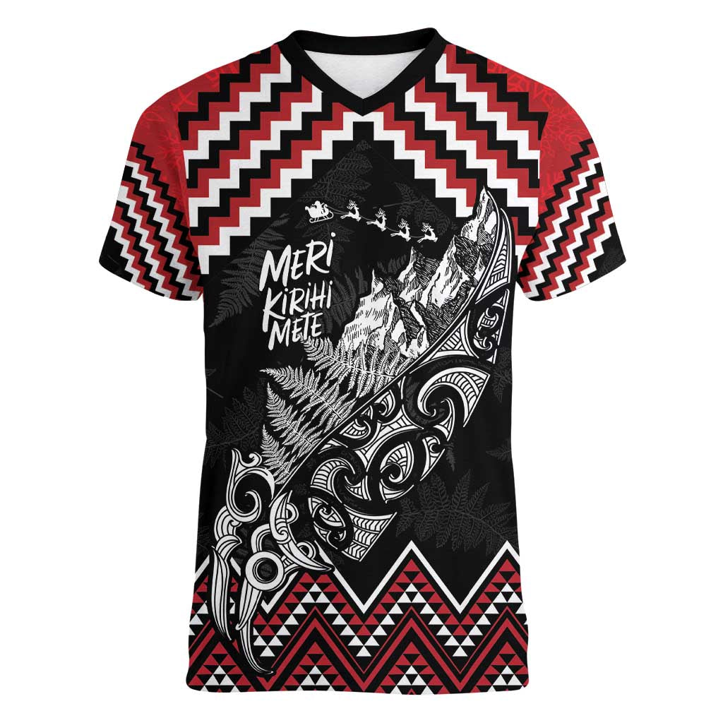 New Zealand Christmas Taniko Poutama Women V-Neck T-Shirt Mountainscape Maori Fern - Aussie Hoodie