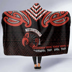 Maori Waitangi Hooded Blanket Kotahitanga Poutama Mix Whakairo - Aussie Hoodie